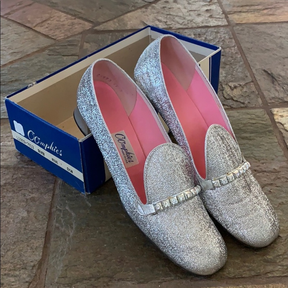 Vintage O0mphies Silver Regal 8.5 N Original Box